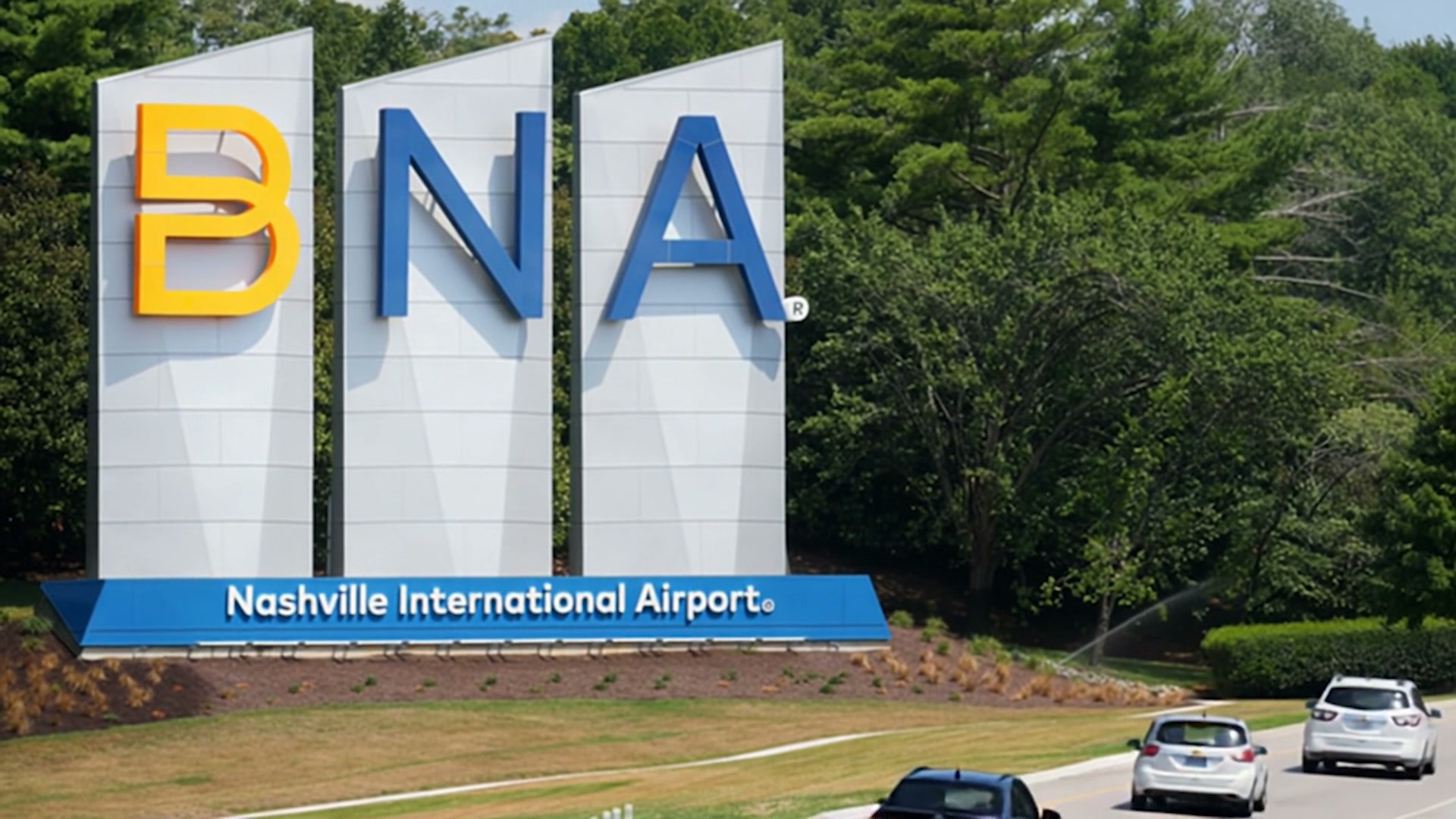 The passenger entrance area at Nashville International Airport.