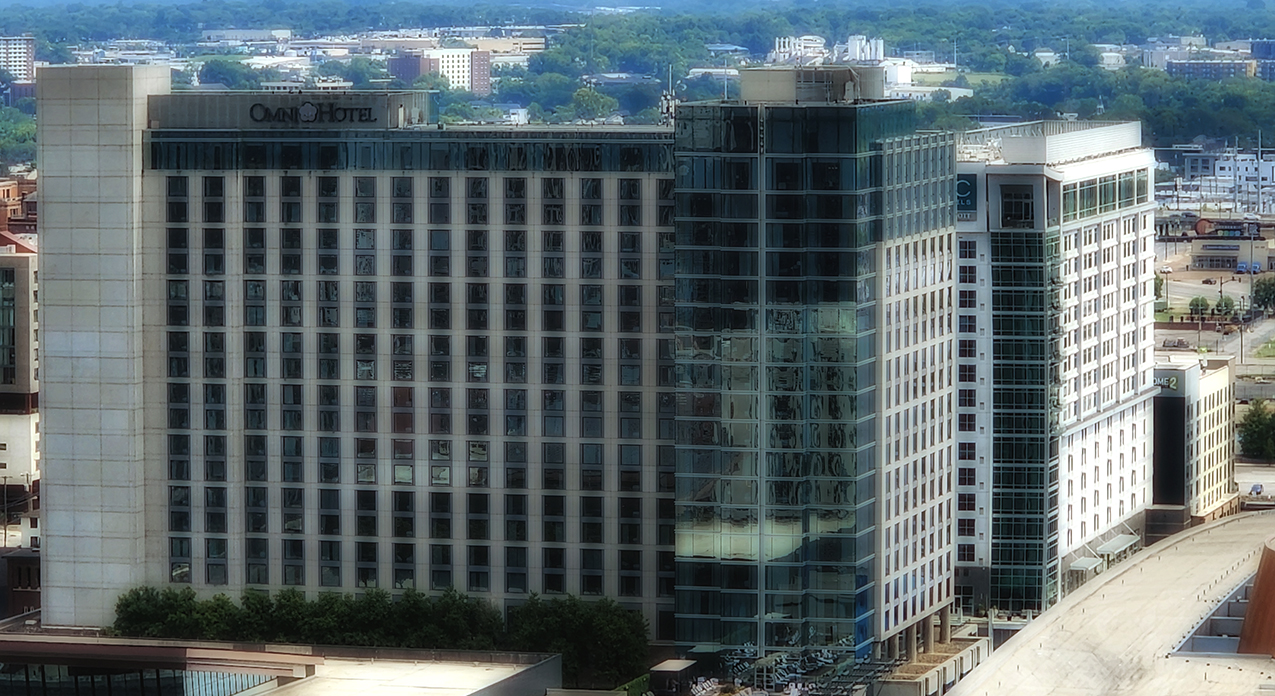 Large hotels near Broadway in downtown Nashville